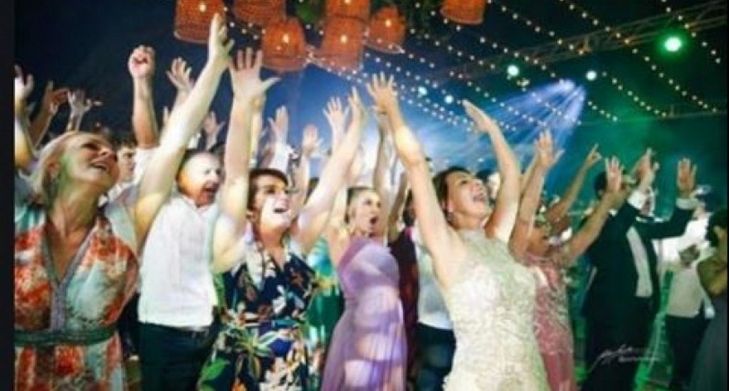 Familiares de jóvenes que hicieron boda en Cap Cana piden disculpas