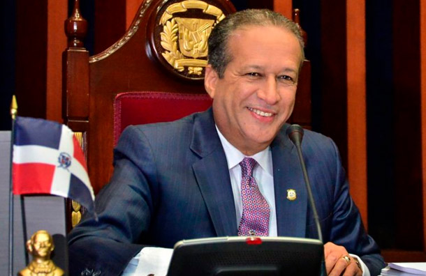 Reinaldo Pared Pérez revela que tiene un tumor