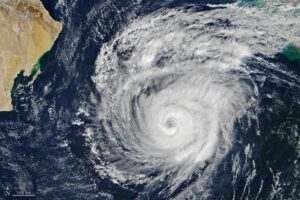 5 provincias en alerta roja por ciclón número nueve 
