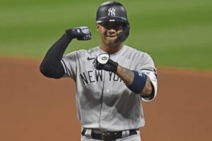 Yankis derrotan a Cleveland en primer partido de Playoff