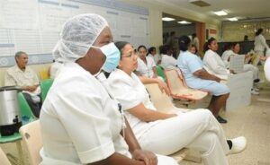 1,500 enfermeras serán contratadas para hacer frente a la pandemia 