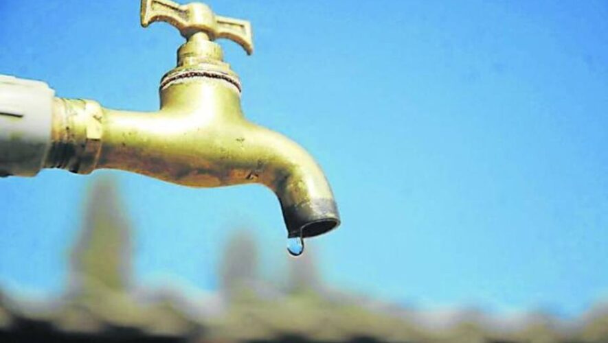 Moradores de Los Alcarrizos denuncian falta de agua en el sector