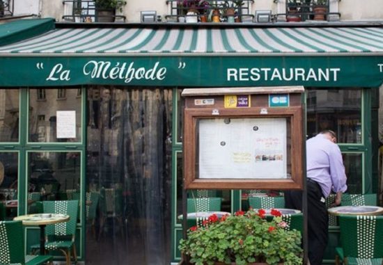 En París cierran bares y otros negocios para frenar el Covid