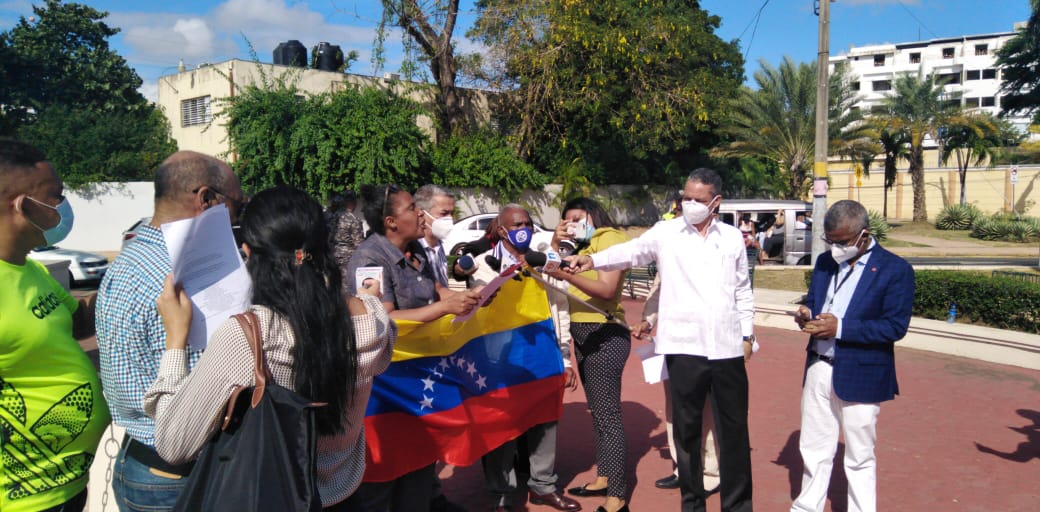 Se realiza manifestación frente al Palacio a favor de reconocer la nueva Asamblea de Venezuela