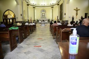 Gobierno anuncia la reapertura de las iglesias 