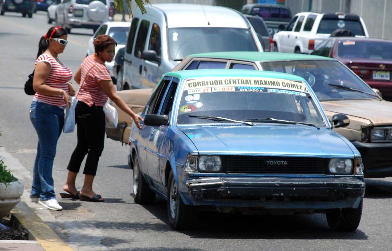 Conductores del transporte público desmienten que pasaje haya subido