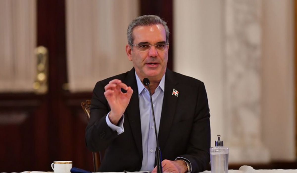 Presidente atribuye alzas de productos a aumento precio materia prima y petróleo