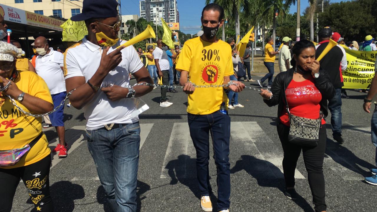Manifestantes del 30% de las AFP provocan disturbios en Congreso Nacional