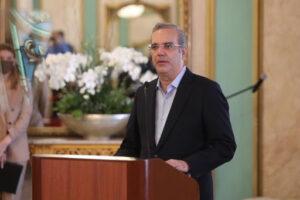 Ante fraude de Quédate en casa Abinader dice quien estafe al Estado debe pagar