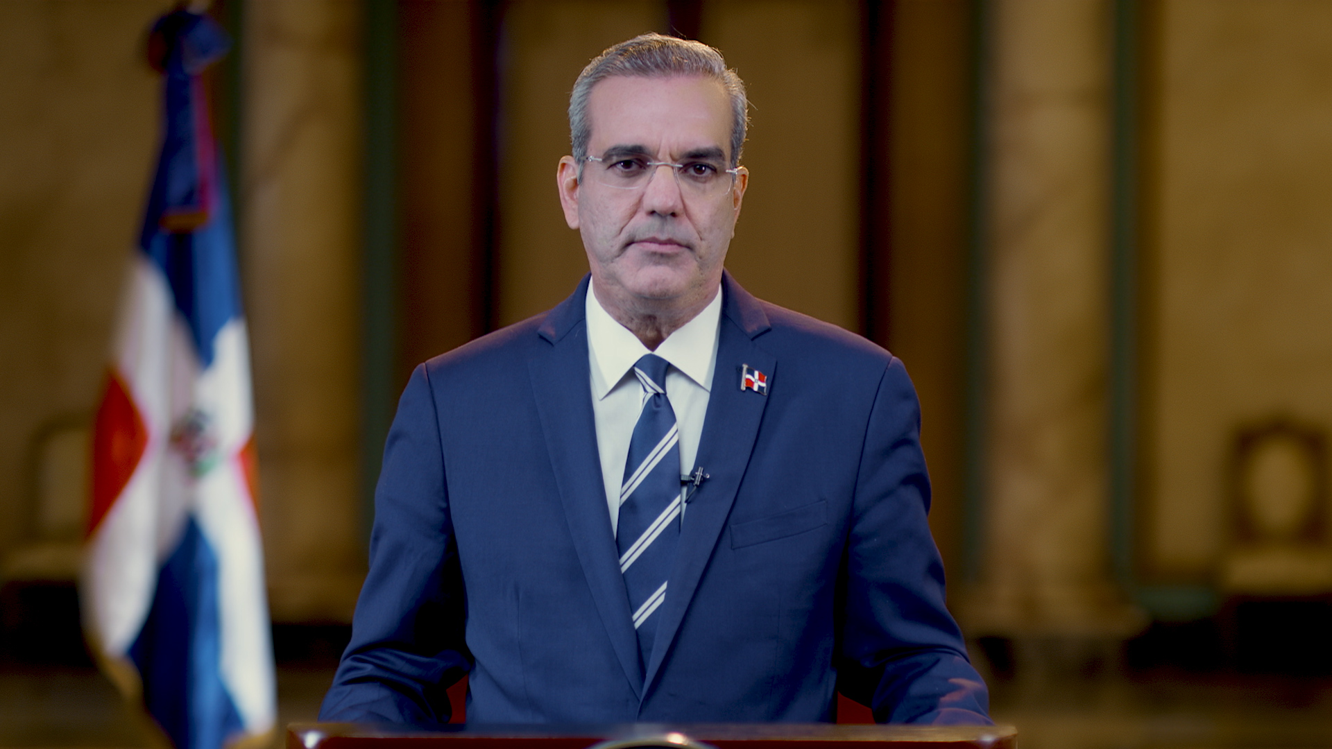 Presidente justifica préstamos tomados en su gestión de gobierno