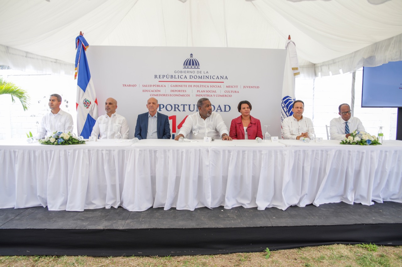 Tony Peña anuncia aplicación de programas sociales en Monte Plata