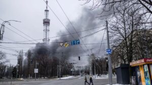 Al menos cinco muertos en ataque ruso a torre Kiev