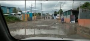 Denuncian calle de Los Casabes está en mal estado para transitar