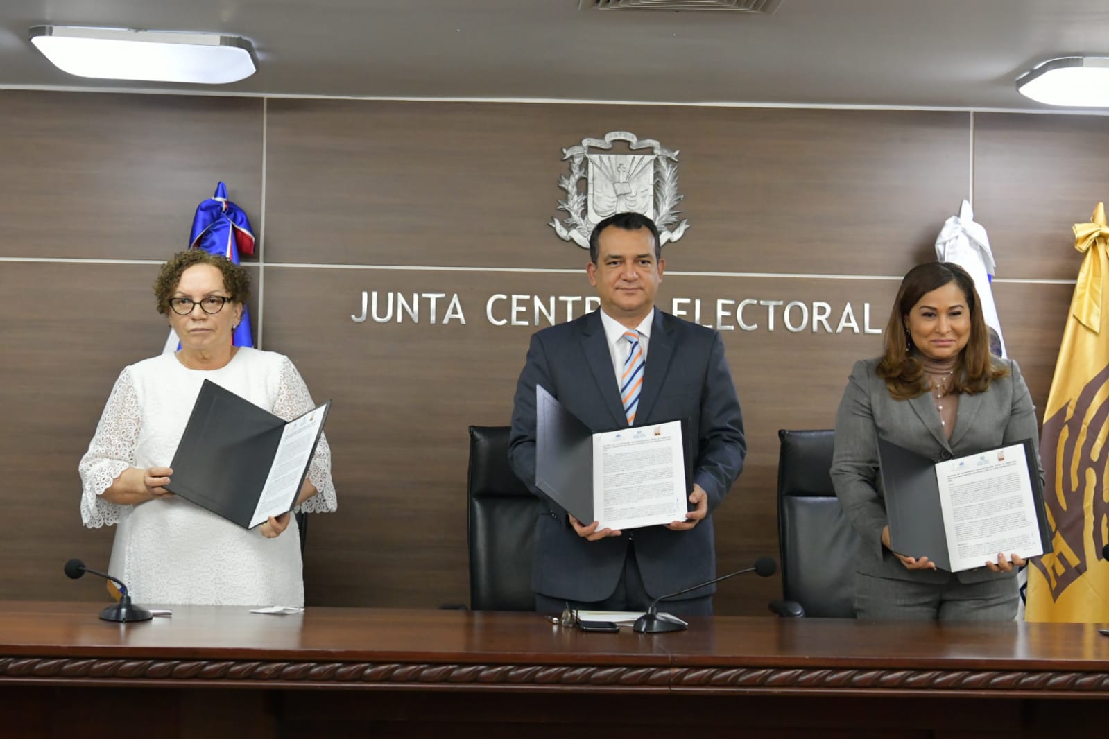 JCE firma acuerdo de colaboración institucional con Ministerio Público y Ministerio de la Mujer