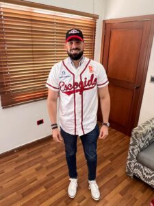Leones del Escogido designan al cronista deportivo Manuel Reyes como su comentarista radial