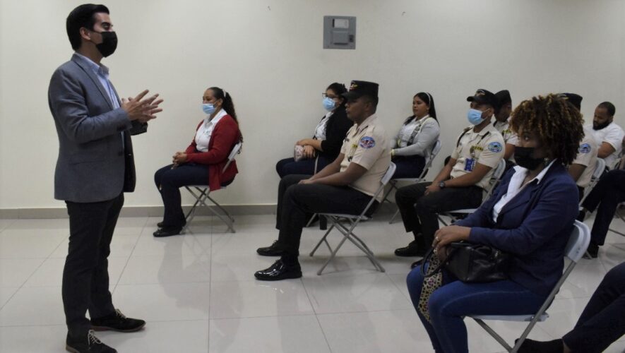 Coordinador General de Observatorio Derechos Humanos continúa capacitando empleados del Metro de Santo Domingo