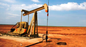 Petróleo de Texas baja y abre en 77.65 dólares el barril