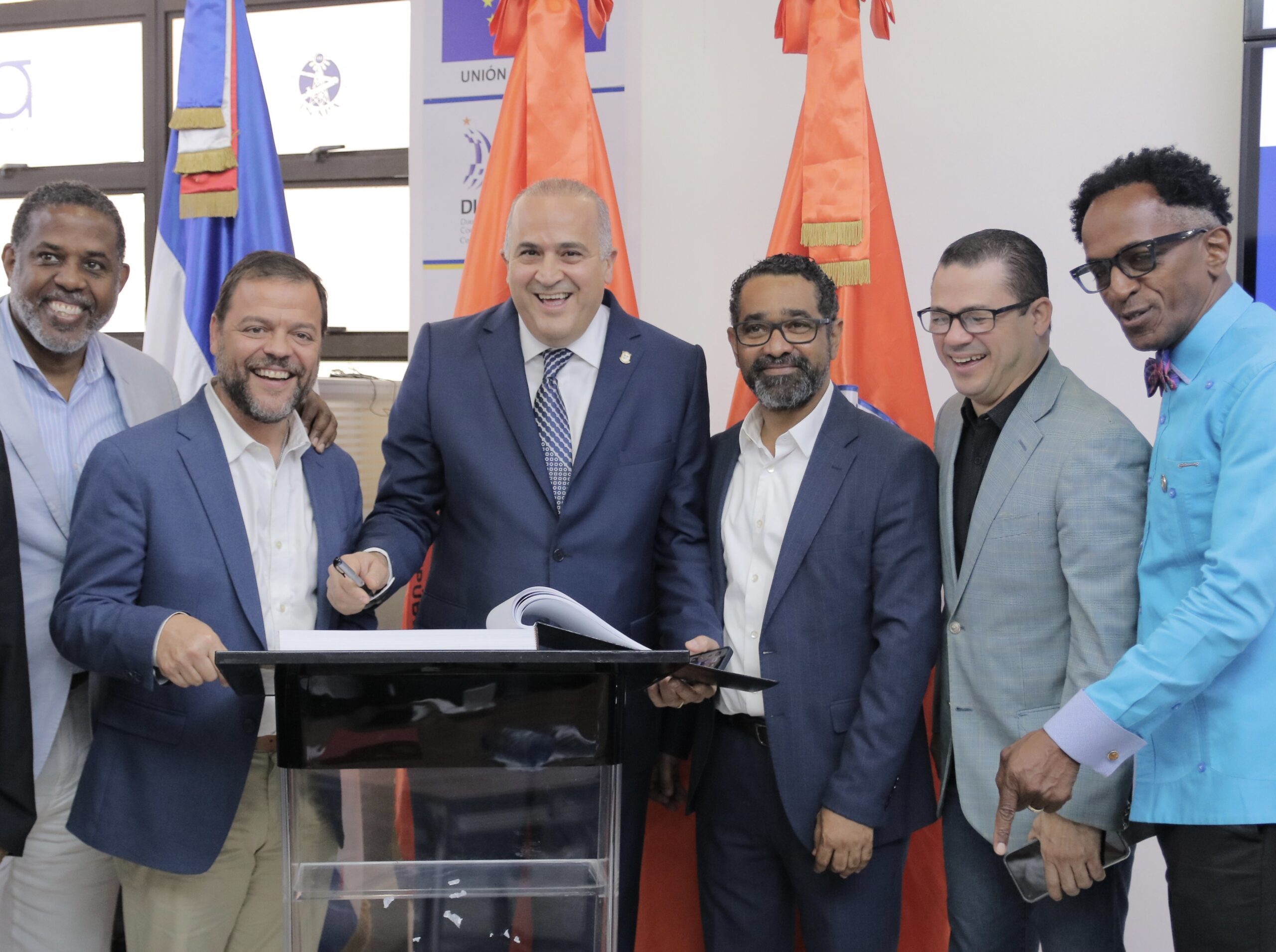 Misión neoyorquina se compromete a estrechar lazos de cooperación entre Defensa Civil y NYCEM