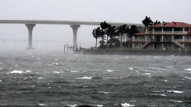 Huracán Ian llegó a Florida con vientos de 240 km/h