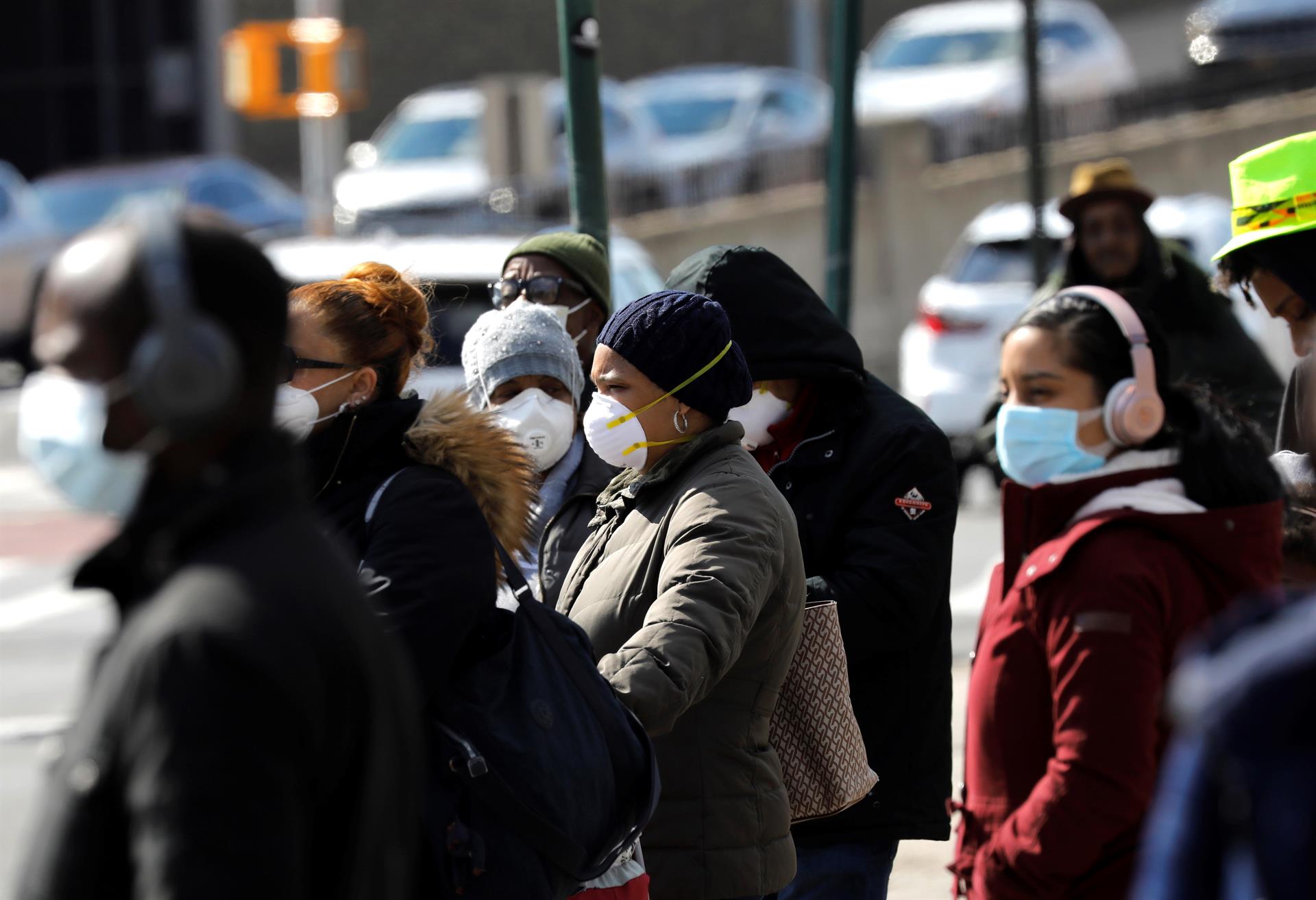 Nueva York ya no usará de manera obligatoria mascarillas en transporte público
