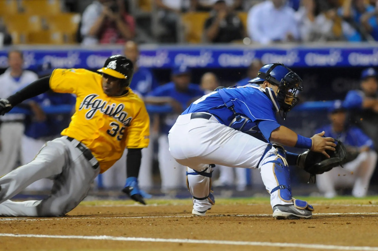Lidom multa a Ricky Ravelo del Licey por incidente Orlando Calixte