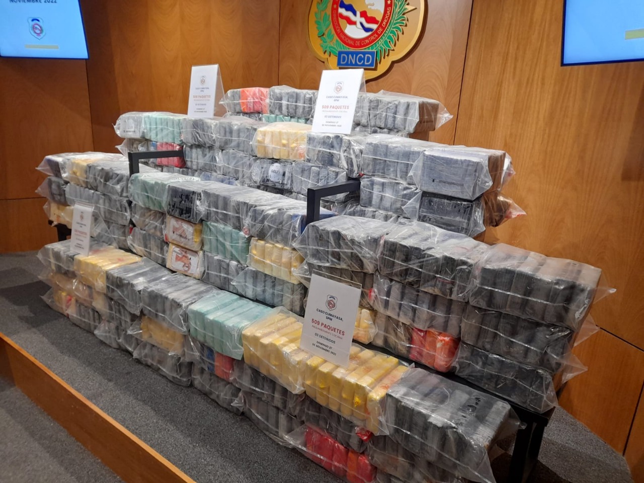 DNCD detiene tres hombres con 509 paquetes de cocaína en una embarcacion