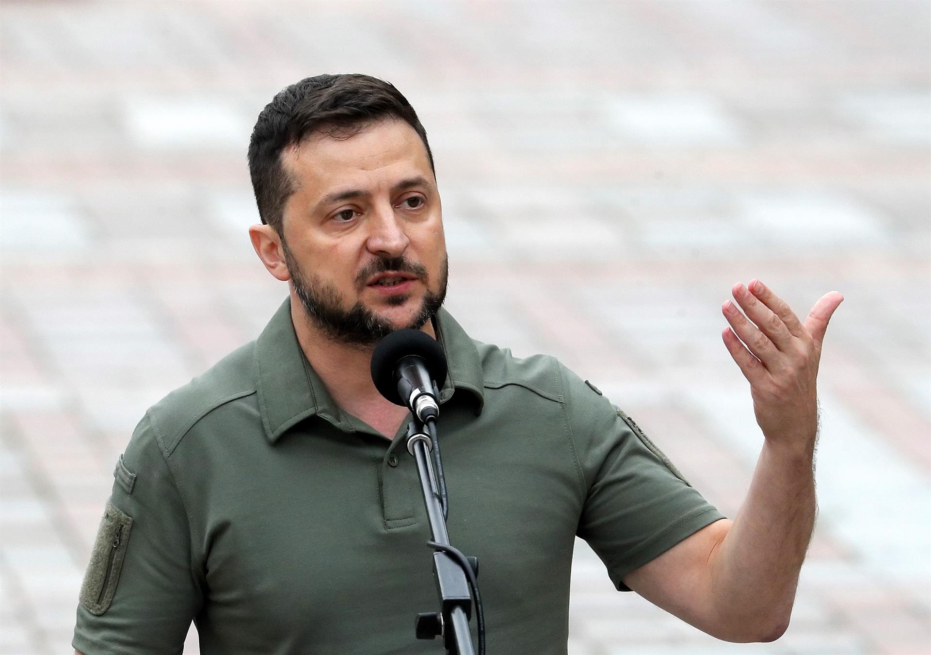 Zelenski insiste en calificar de agresión rusa el ataque del misil en Polonia