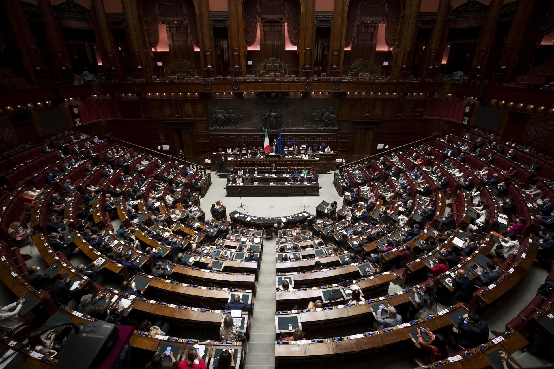 Diputadas italianas podrán amamantar a sus hijos durante las sesiones