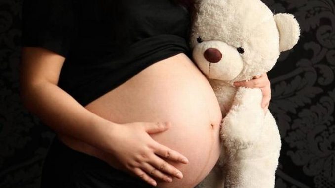 Menores de 16 y 17 años podrán volver a abortar en España sin permiso paterno