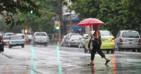 Este lunes se espera lluvias moderadas en el interior del país