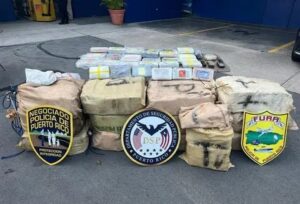 Dos dominicanos detenidos en PR con catorce fardos de cocaína