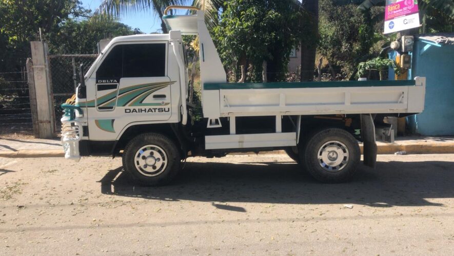 Autoridades detienen tres nacionales haitianos en camión reportado robado