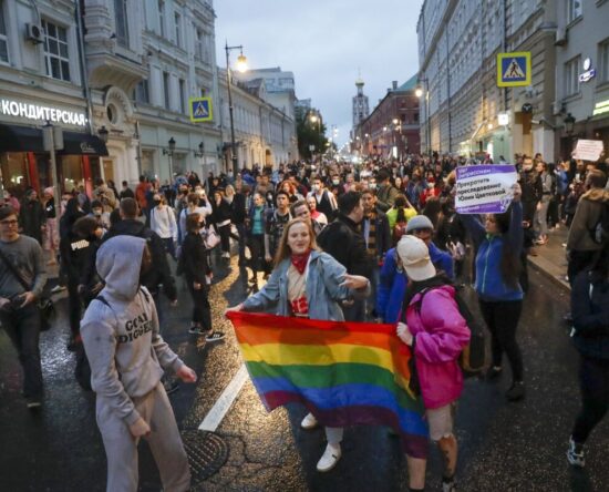 Putin firma ley que prohíbe la propaganda homosexual