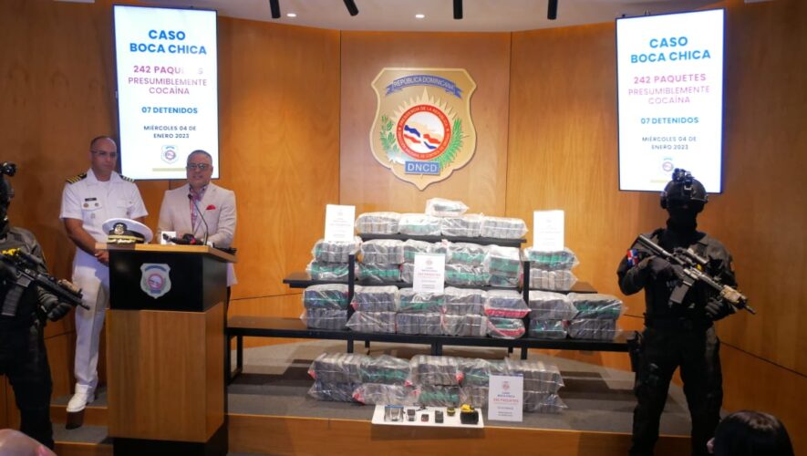 Autoridades confiscan 242 paquetes de drogas en costas de Boca Chica