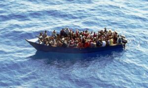 Interceptan un bote con 58 dominicanos y 7 haitianos en aguas de Puerto Rico