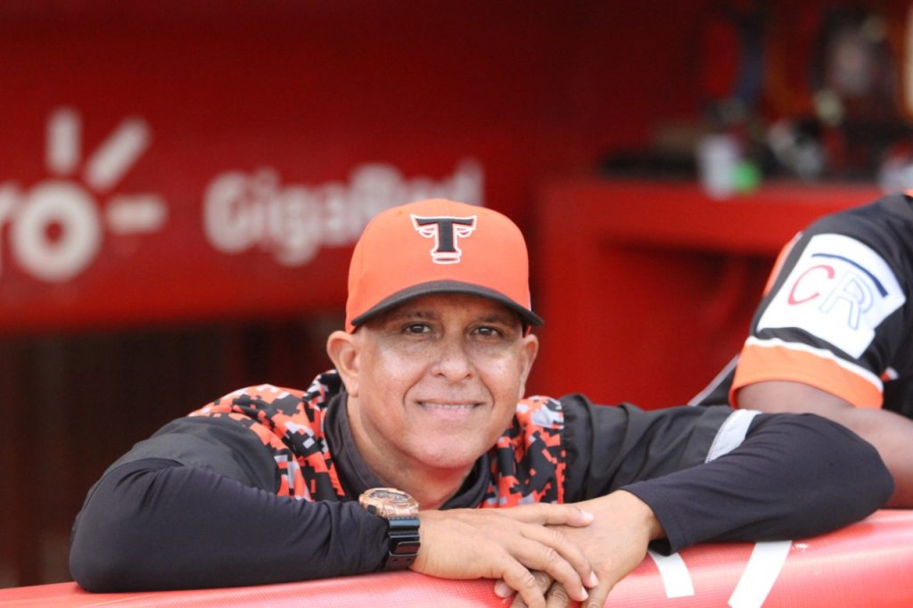 Lino Rivera dirigirá Los Toros del Este en la próixima temporada
