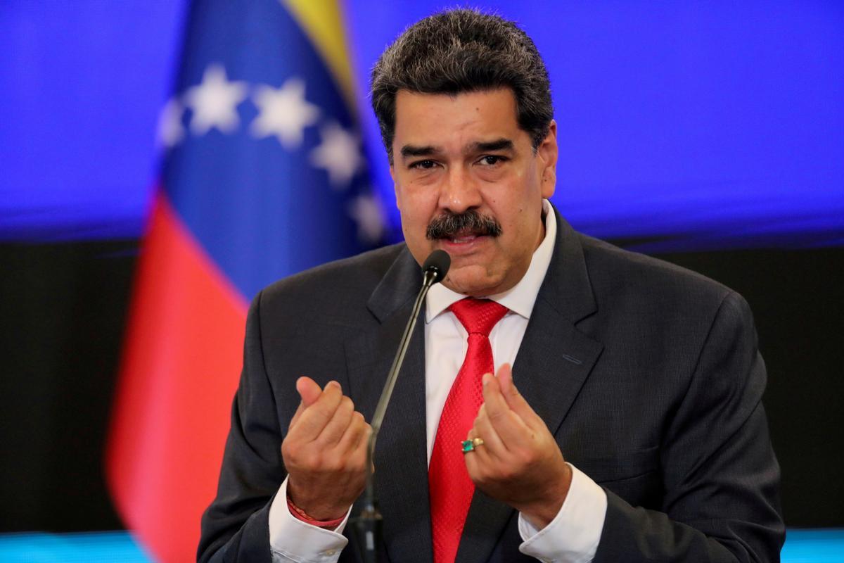 Maduro aumenta 10 dólares a bonos de trabajadores y pensionados