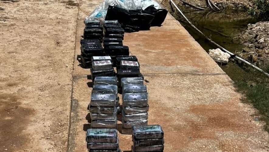 DNCD incauta 126 paquetes de presunta cocaína en Pedernales