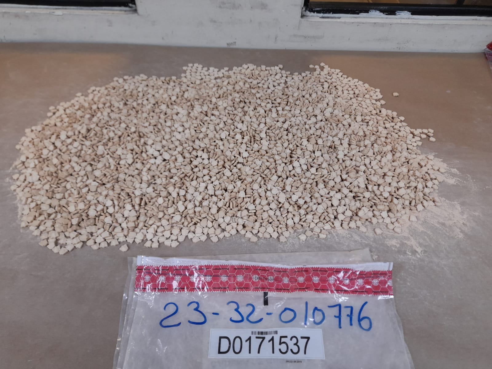 DNCD detiene hombre con 15,775 pastillas de éxtasis en el aeropuerto Las Américas