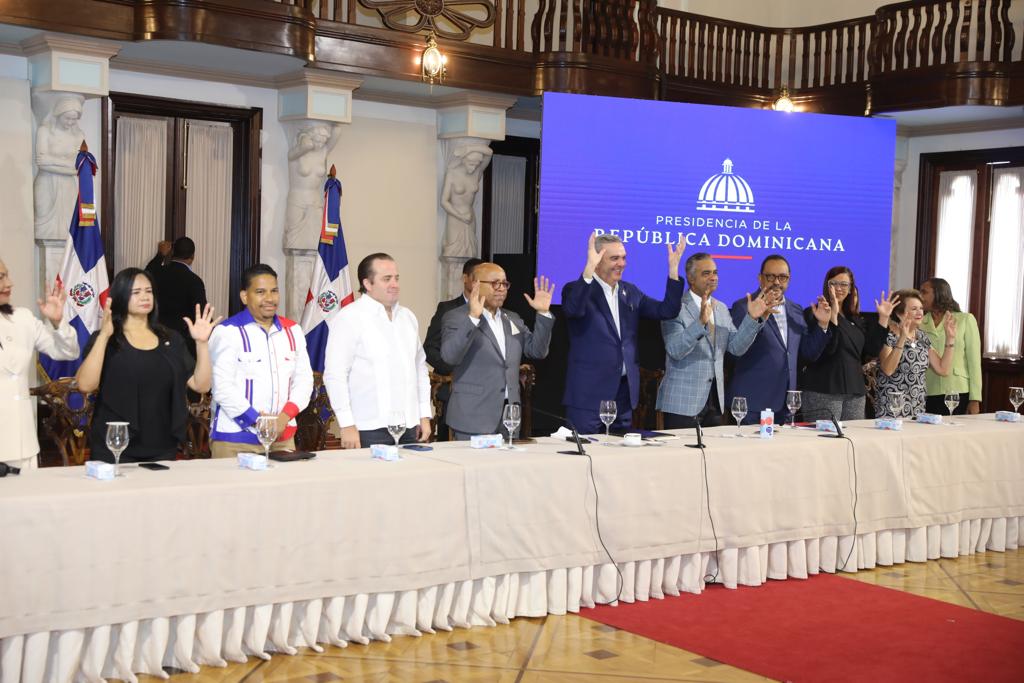 Queda promulgada la Ley que reconoce la lengua de señas en RD