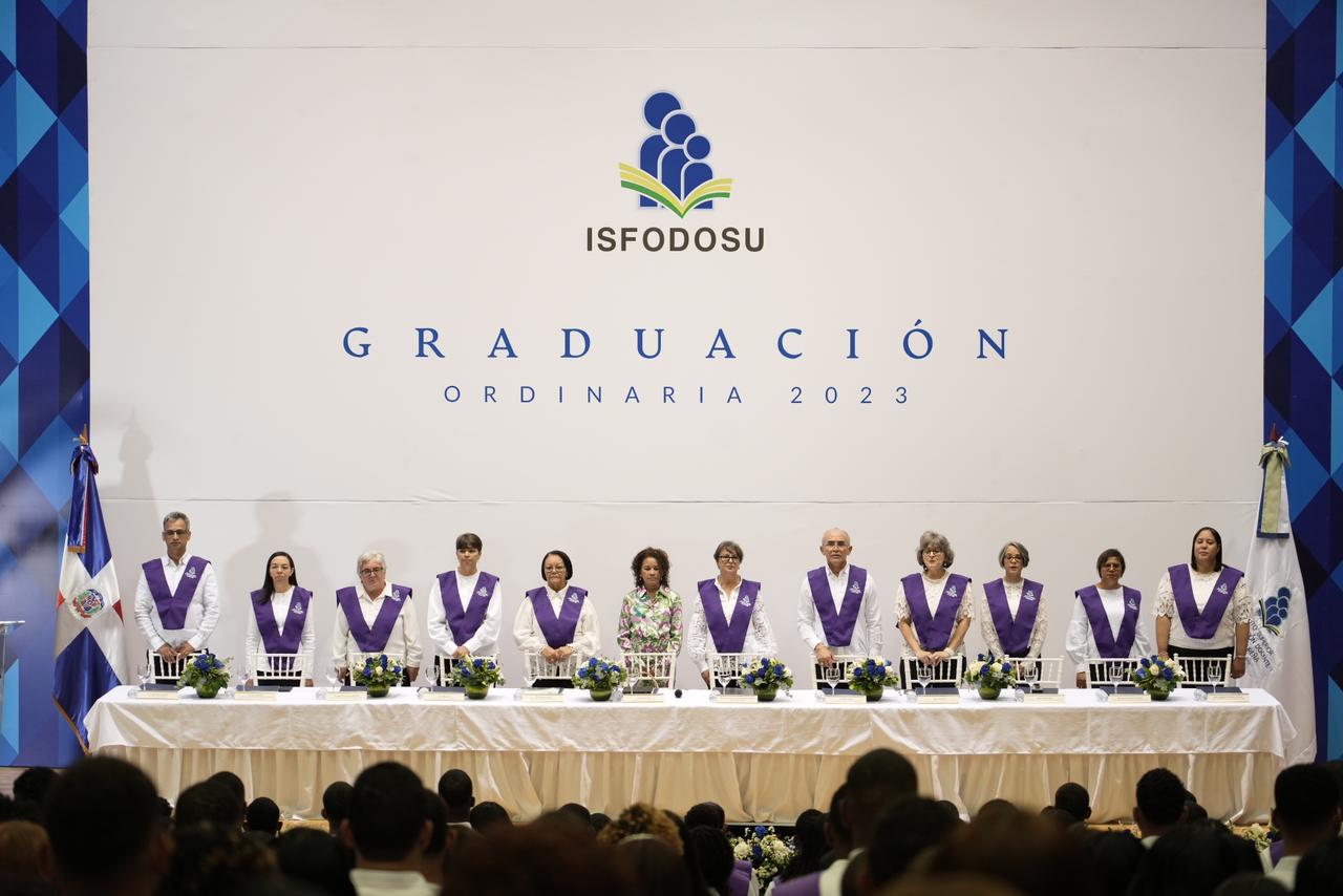 ISFODOSU entrega 198 maestros de excelencia en San Juan durante su cosecha del 2023