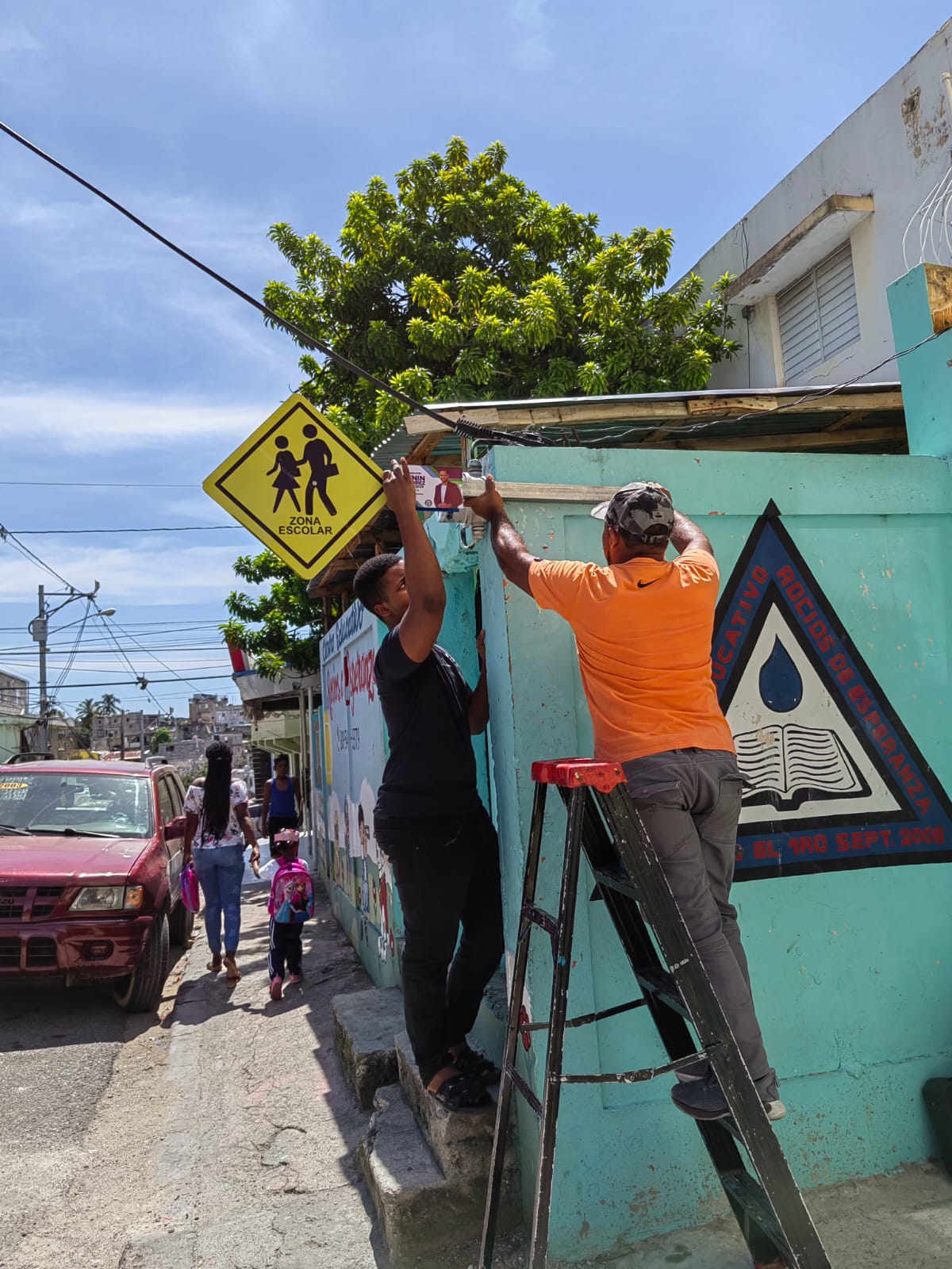 Jóvenes dominicanos se involucran en necesidades de sus comunidades