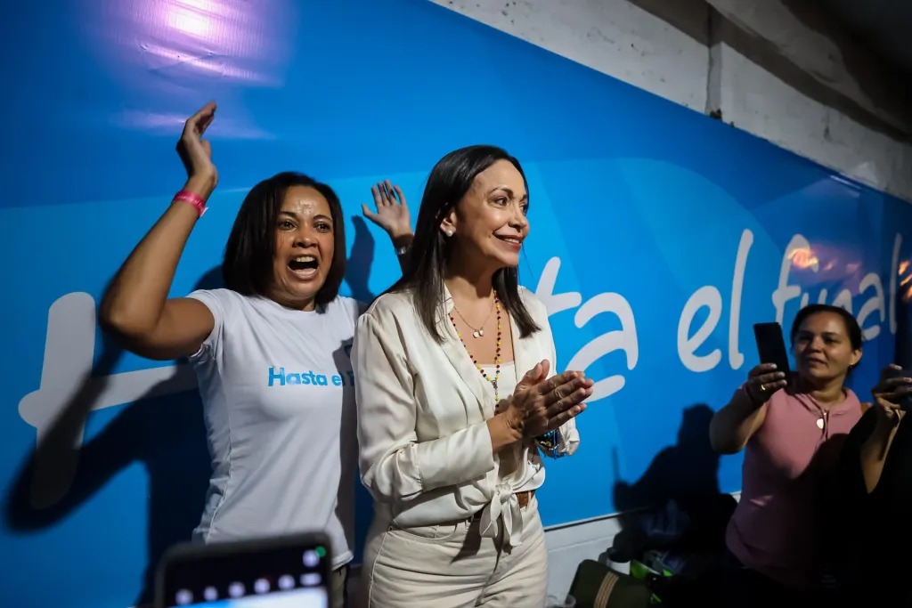 Marina Corina se compromete a sacar a Maduro del poder tras ganar en primarias opositoras