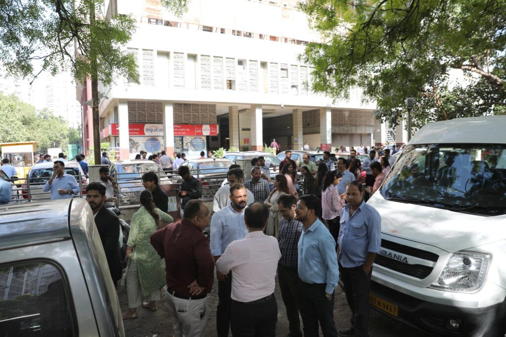 Cinco terremotos consecutivos de hasta 6.2 de magnitud sacuden India, Nepal y Afganistán