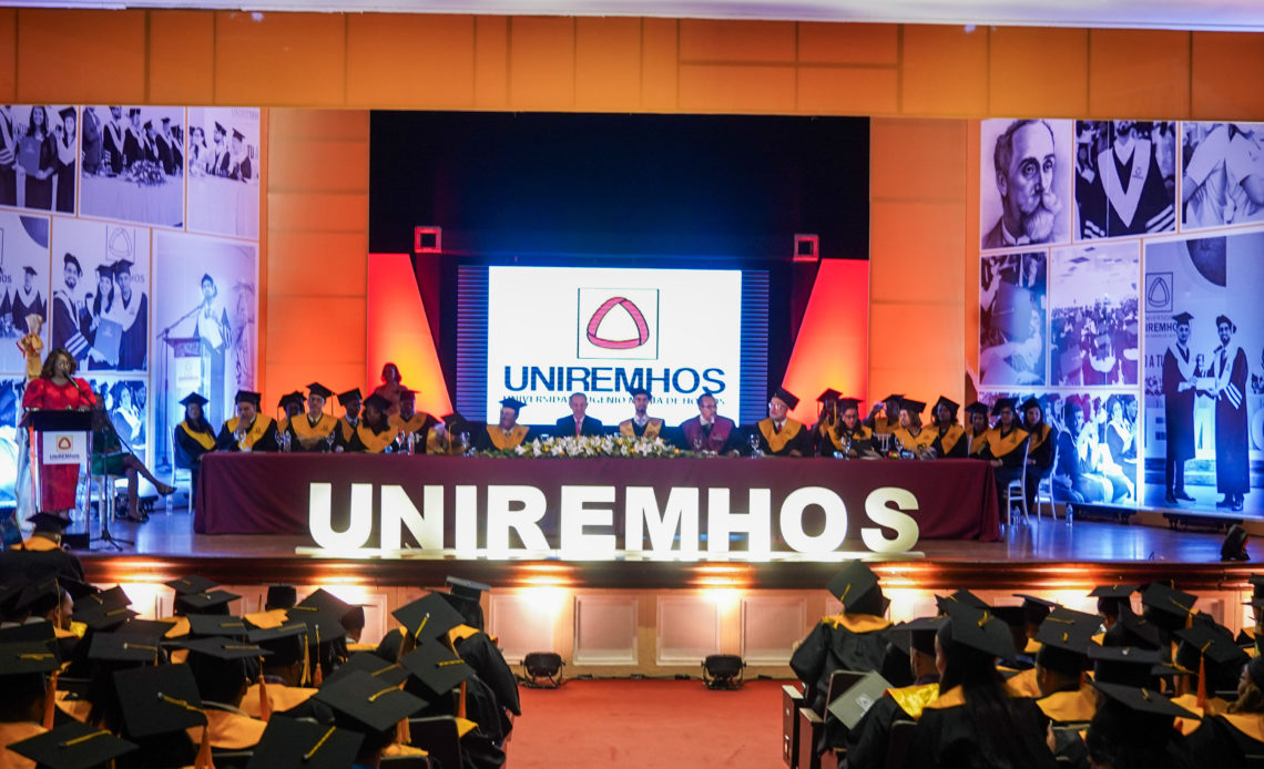 UNIREMHOS inviste 476 nuevos profesionales