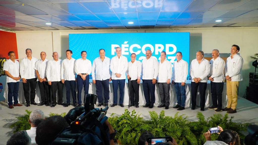 Abinader paga RD$80 millones a productores avícolas