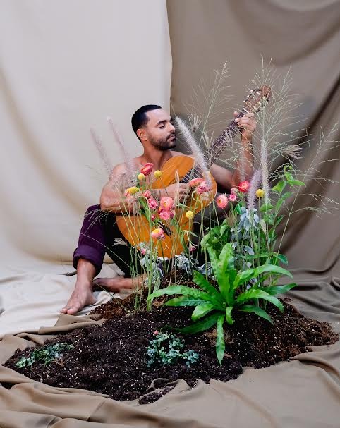 Tras exitosas presentaciones en varios países, Dimablo trae a RD la obra teatral “Talking Plants”