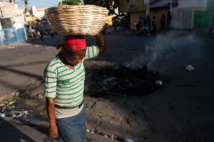 Hallan doce cuerpos calcinados en la capital haitiana tras noche de enfrentamientos