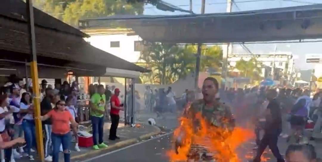 Aumenta a cinco los fallecidos por explosión en el Carnaval de Santiago