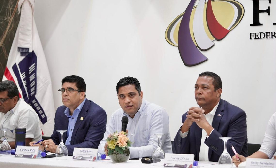 Liga Municipal y Fedomu inician capacitación alcaldes electos Región Ozama